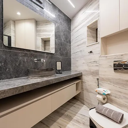 Anastazia's Luxury